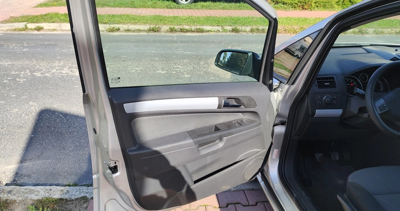 Opel Zafira cena 11999 przebieg: 249000, rok produkcji 2005 z Trzcianka małe 667